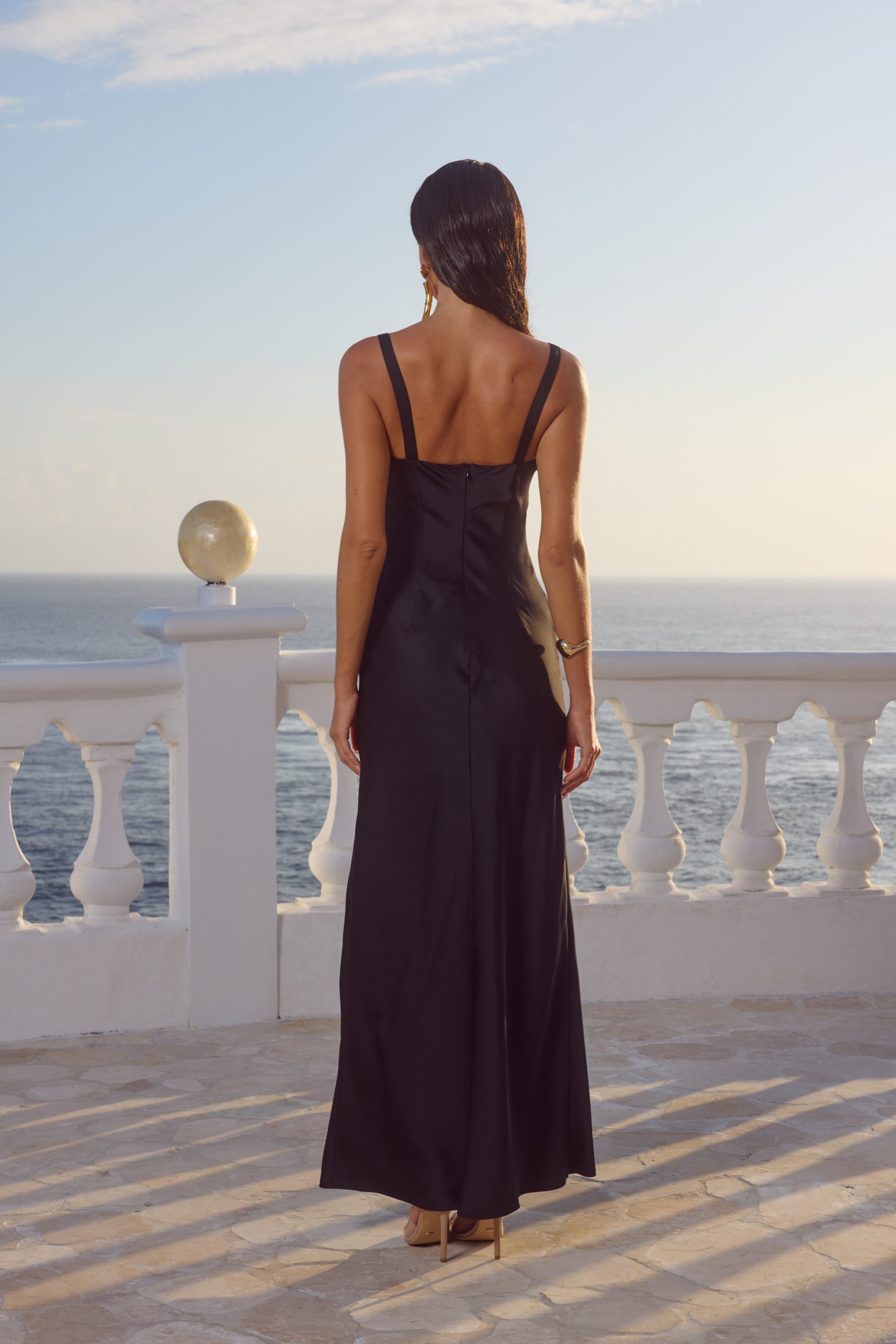 ESME-HIGH-SPLIT-MAXI-DRESS-NOIR-(2)